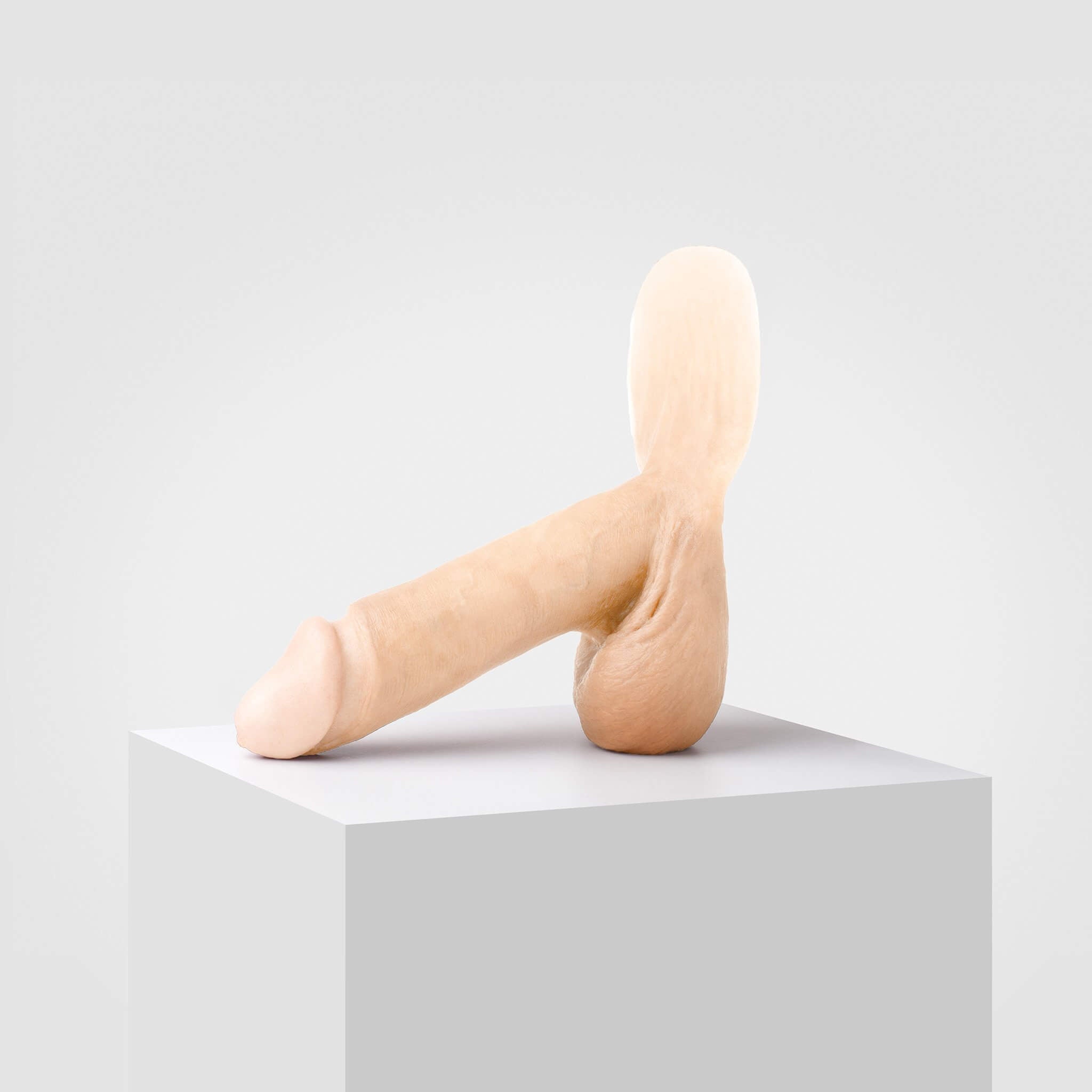 Emisil ER11 | Large Realistic FTM Pack & Play Model