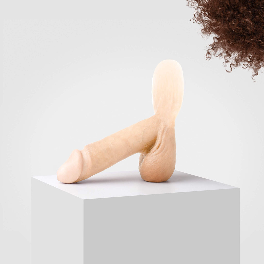Emisil ER11 | Large Realistic FTM Pack & Play Model